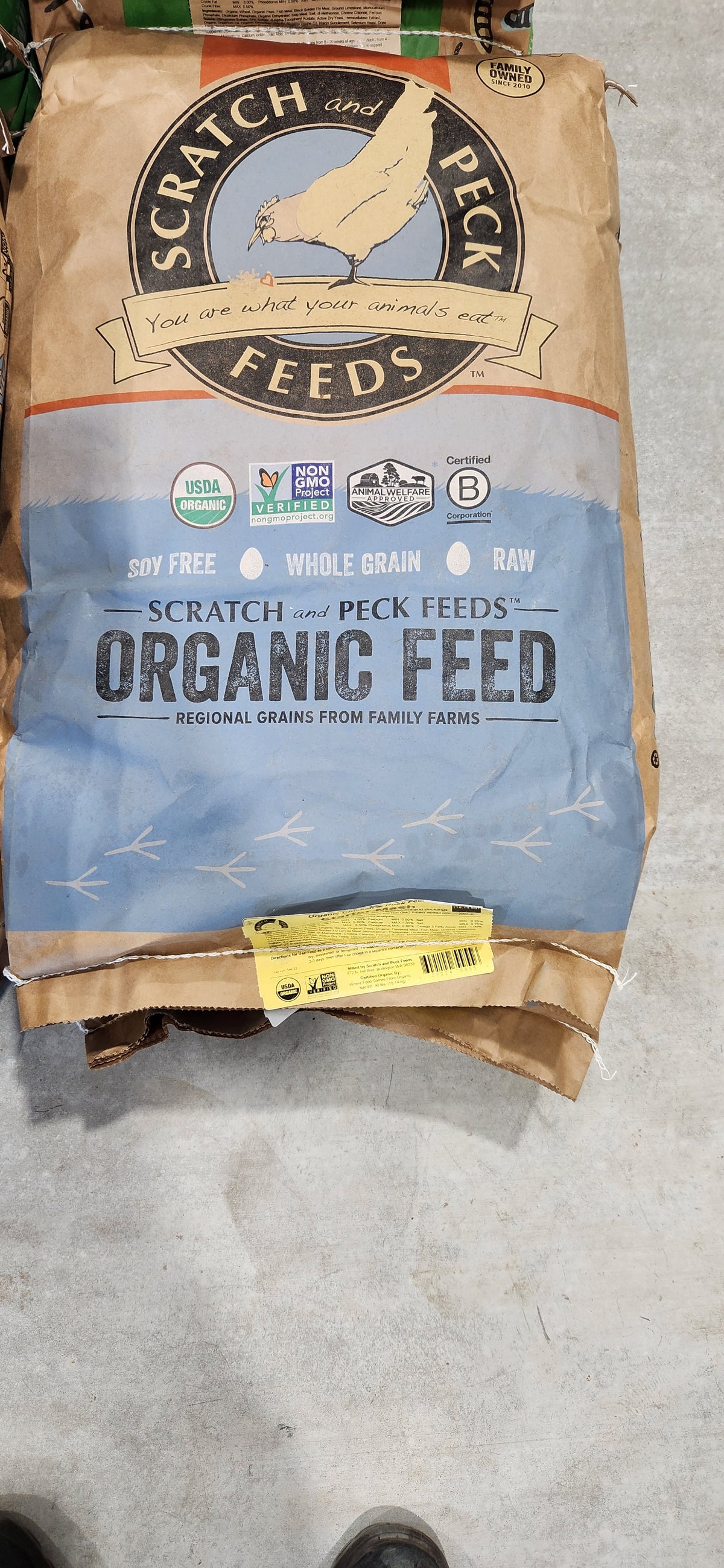 Scratch & Peck Organic Chicken & Duck Feed - Starter Mash - 40 lb